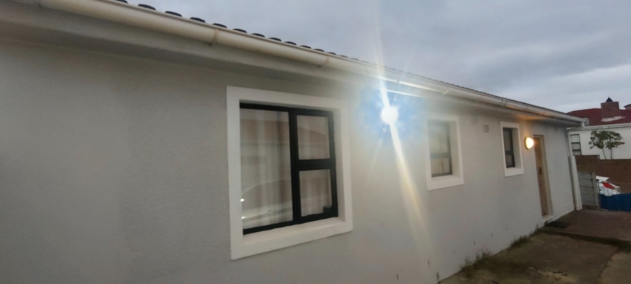 3 Bedroom Property for Sale in Strandfontein Village Western Cape